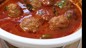 Domates Soslu Kaşarlı Köfte Tarifi ve Malzemeleri